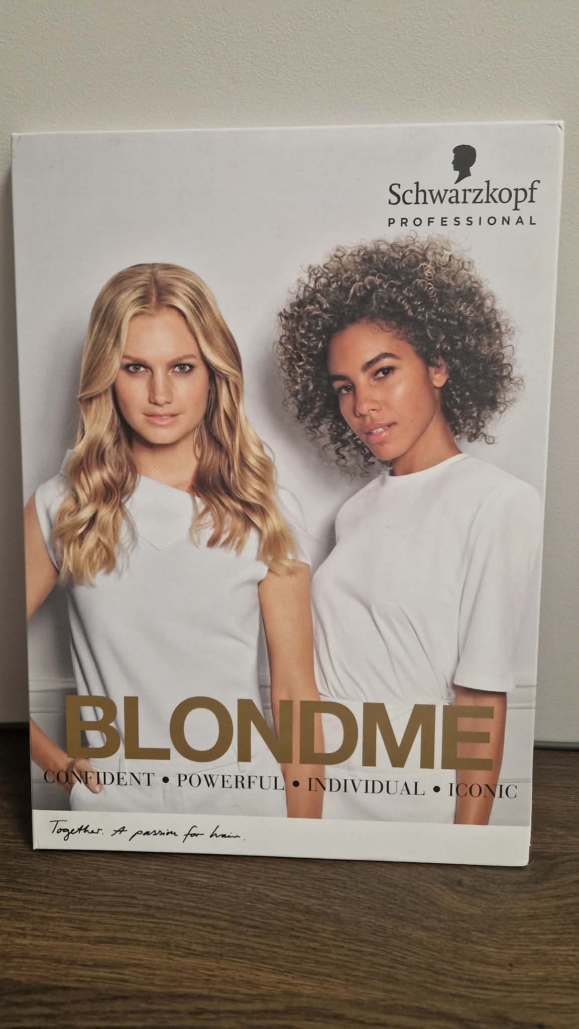 Schwarzkopf Professional BLONDME spalvų katalogas